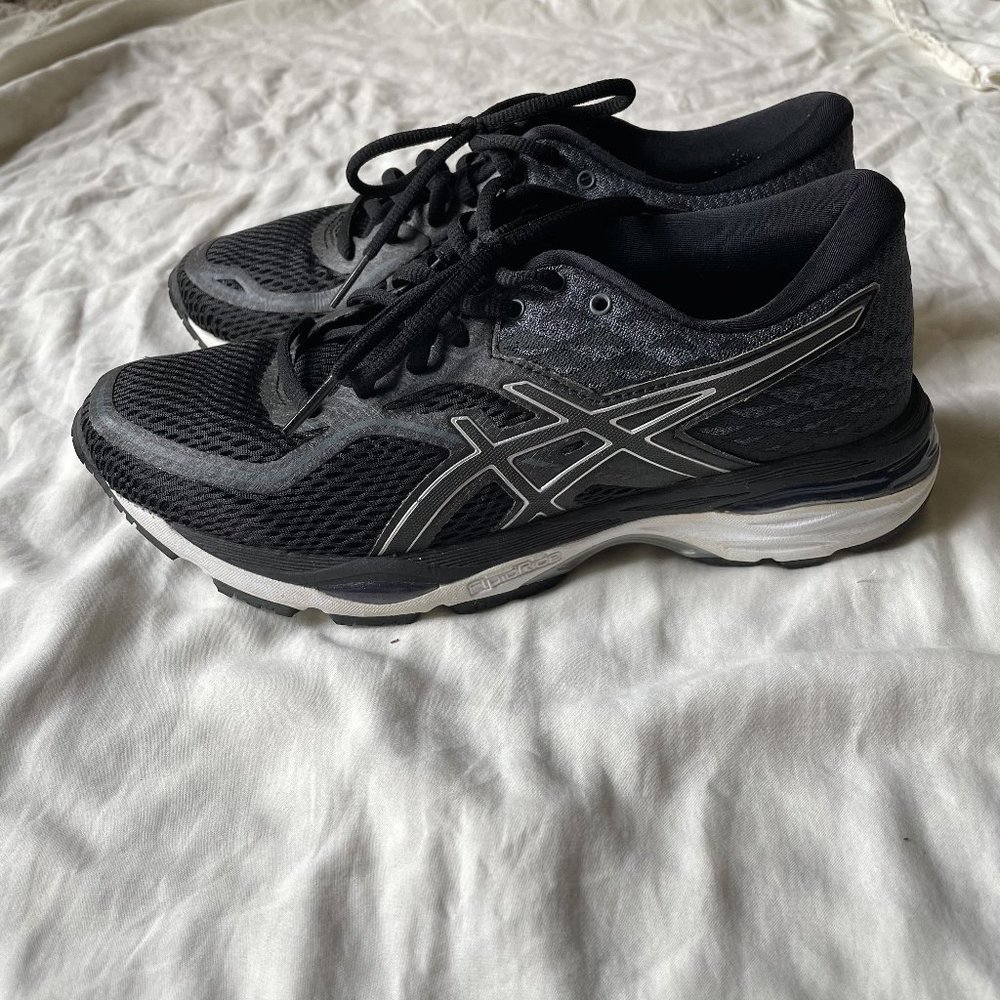 Womens Asics Gel Running Shoes 7